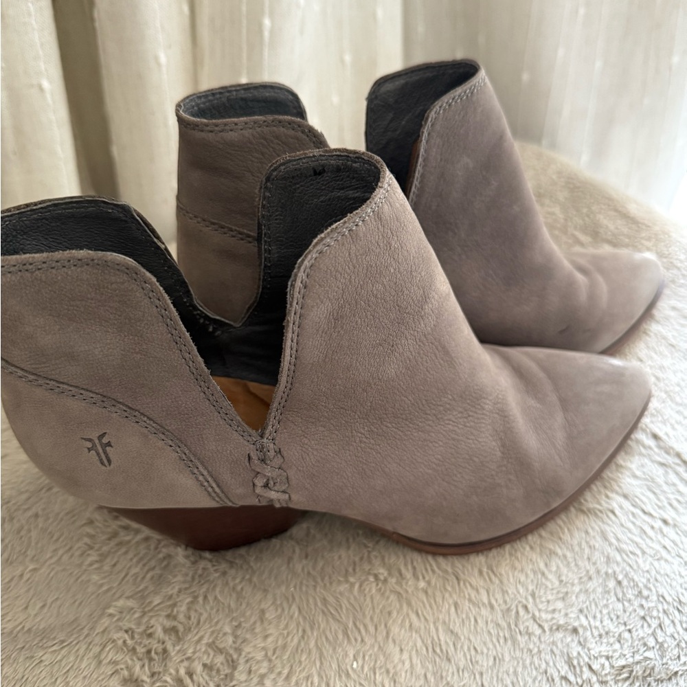 Frye Stylish Gray Ankle Boots